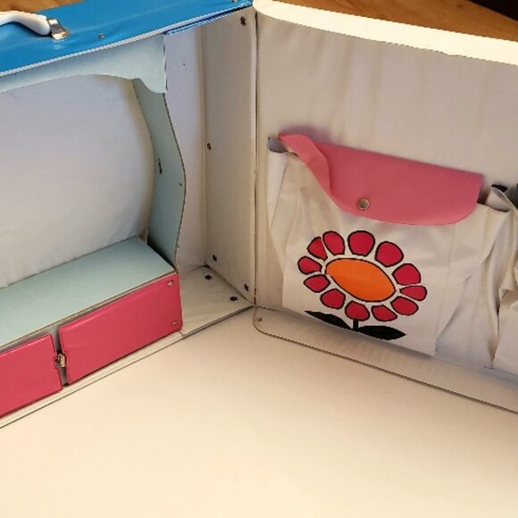 The World of Barbie Double Doll Travel Case, Vintage 1968 by Mattel Inc. - Picture 2 of 16
